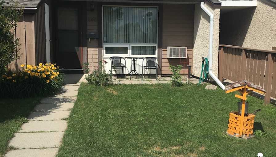 Lordines Jr Flores's room