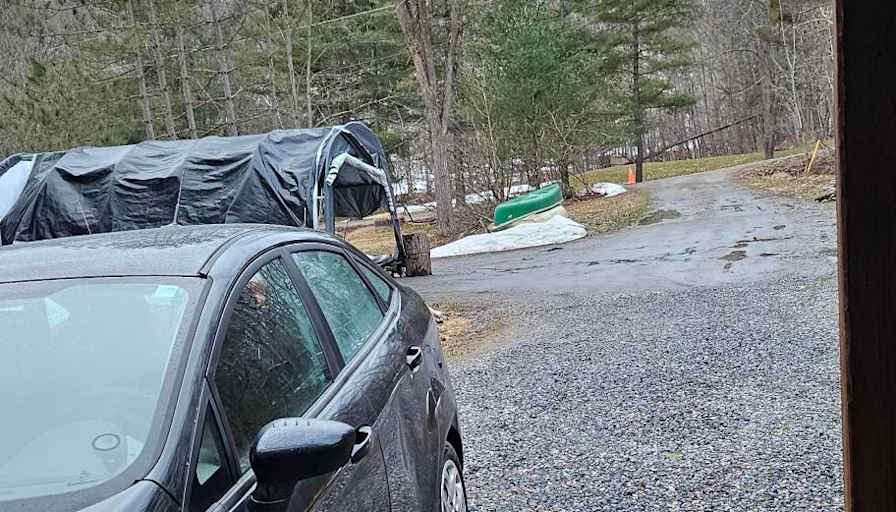 JOSH FOURNIER's room