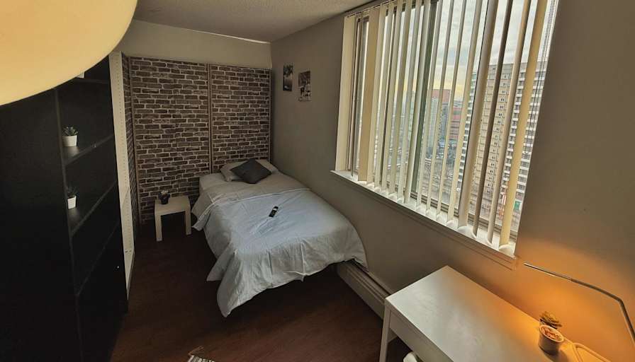 Eleftheri Denis's room