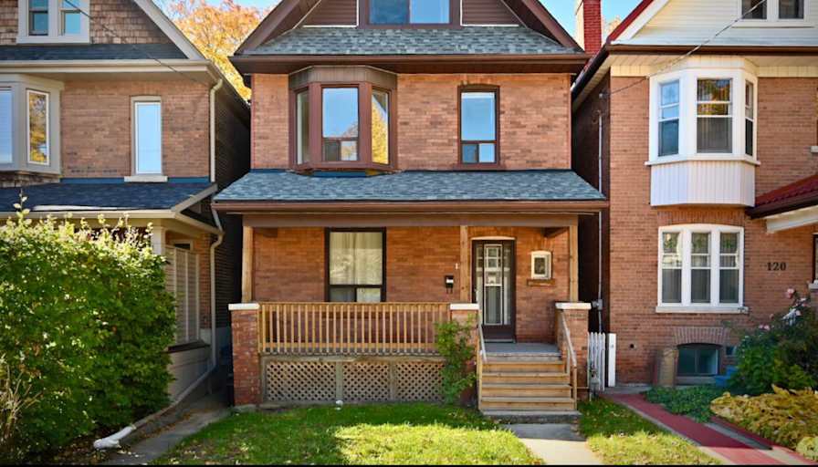 Photo of Aylar's room