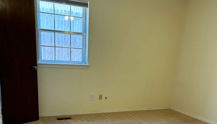 Private room to rent in share house Cedar Ridge Roa...