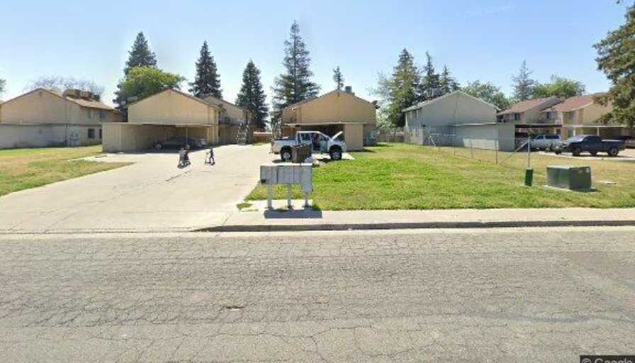 Private room to rent in share house Visalia, Califo...