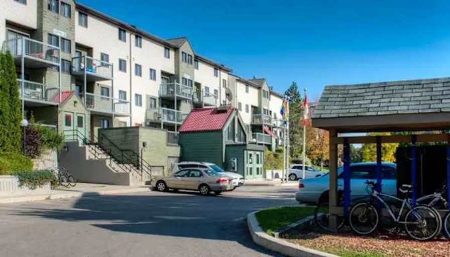 Meray Amin Philobbos's room