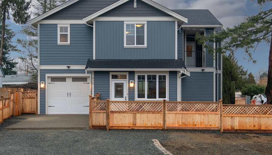 Student Housing by Sun Porch Homes Ltd.'s room