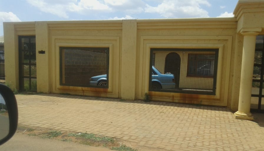 Photo of Khumo Esther Moanakoena's room