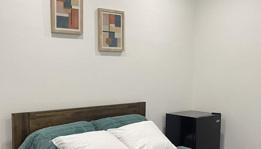 farnaz hosseini's room