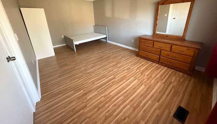 Lisa Vandersar's room