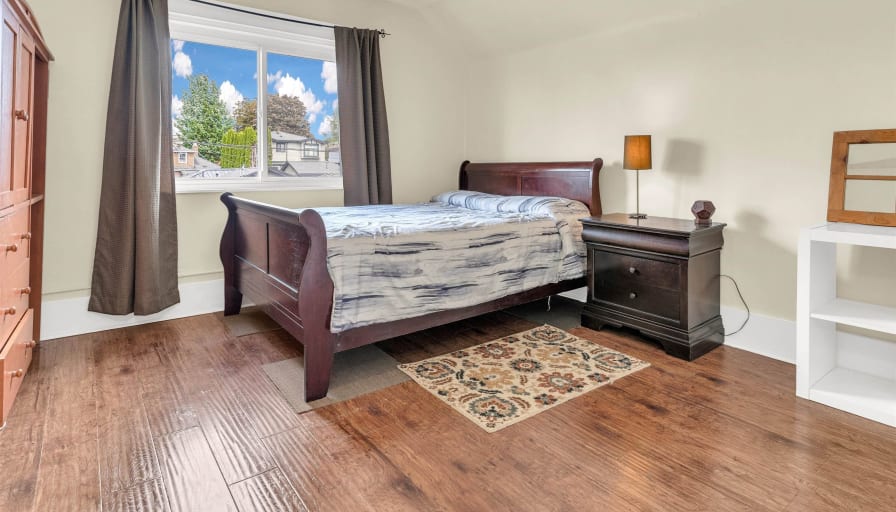 Photo of Tom (Langara Share House)'s room