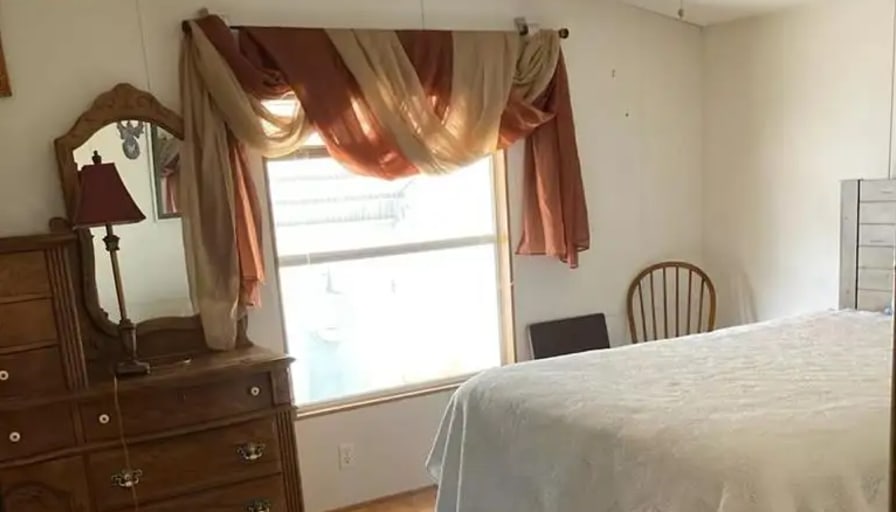 Photo of Suzanne's room
