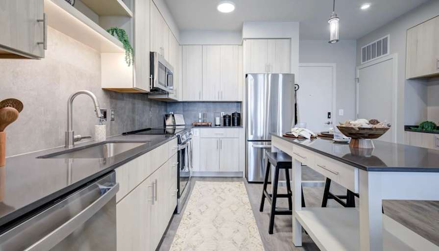 Private room to rent in share house Chatham Street,...