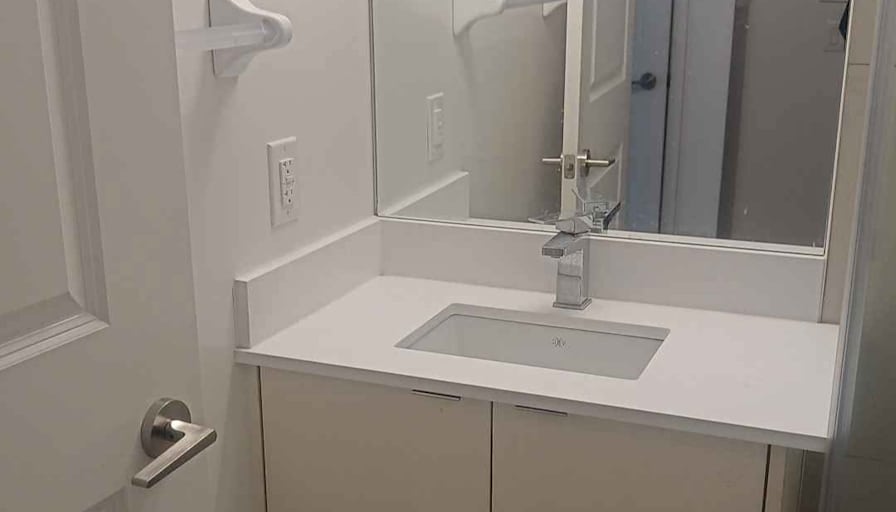 Akash Bagaria's room