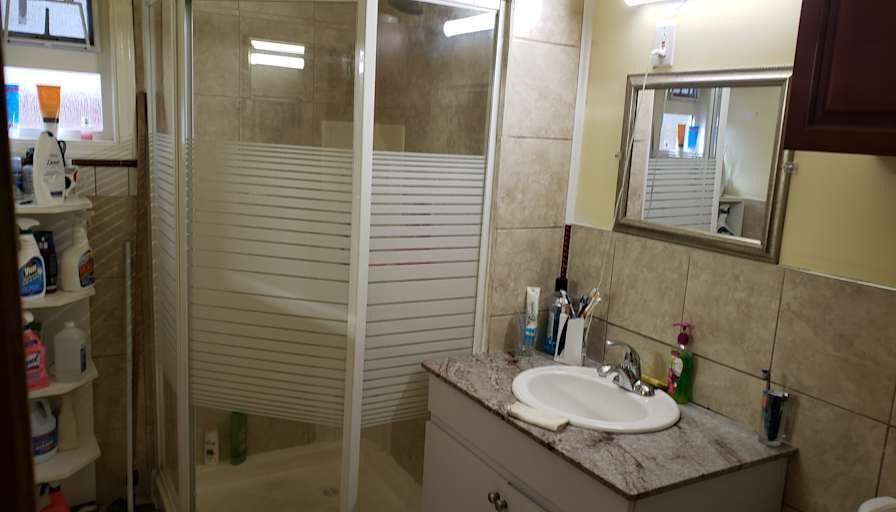 oscar desiderio's room