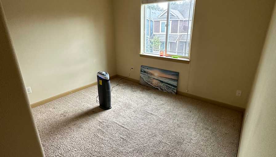 Room share to rent Aloha, Oregon 97003 The room i...