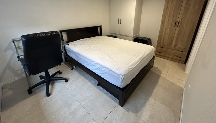 Photo of Ken's room