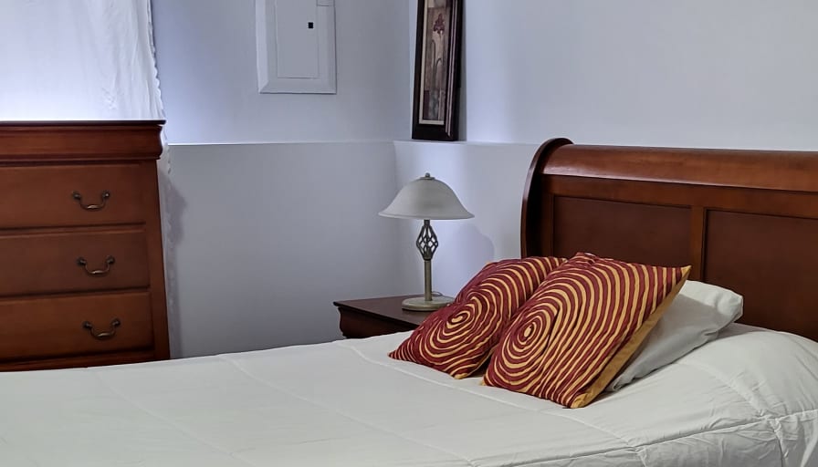 White Rock Home's room