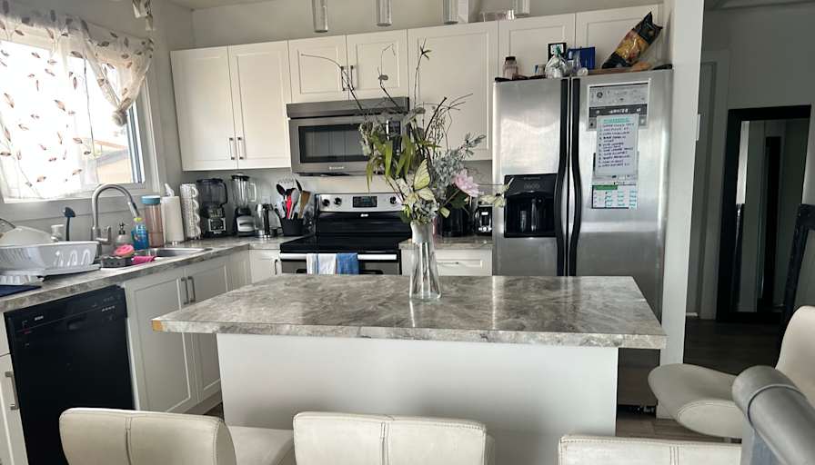 Katy Saunders's room