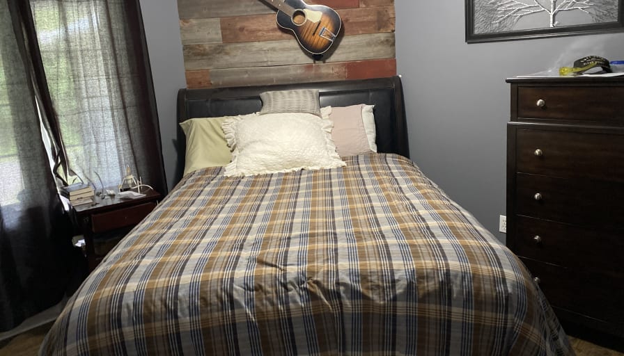 Christina  Nassar's room