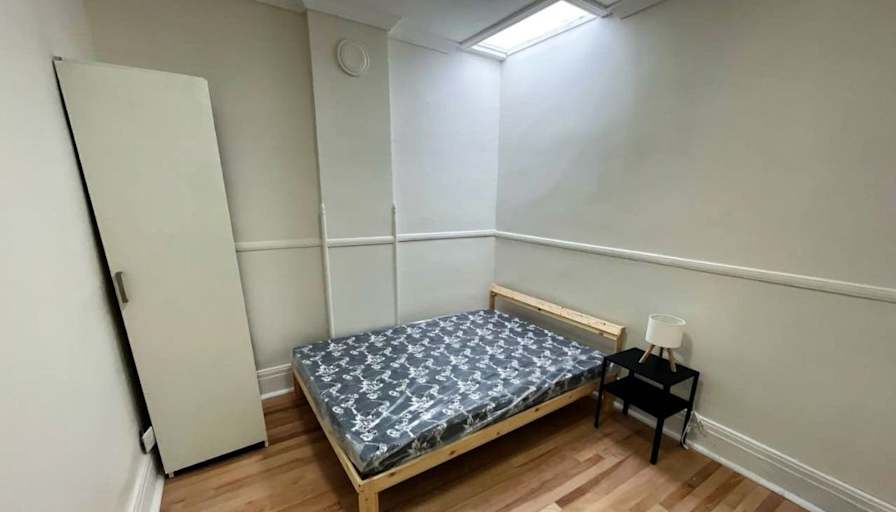 Photo of Atbin's room