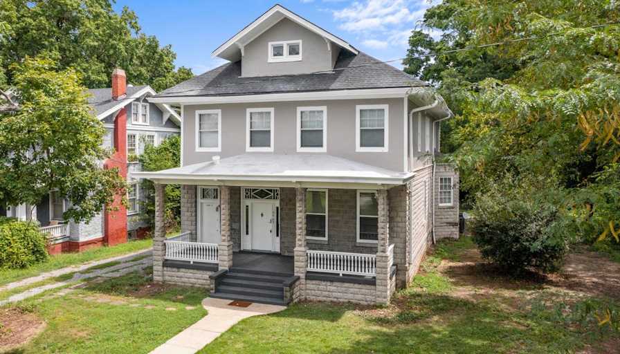 Private room to rent in share house Richmond Virgi Roomies com