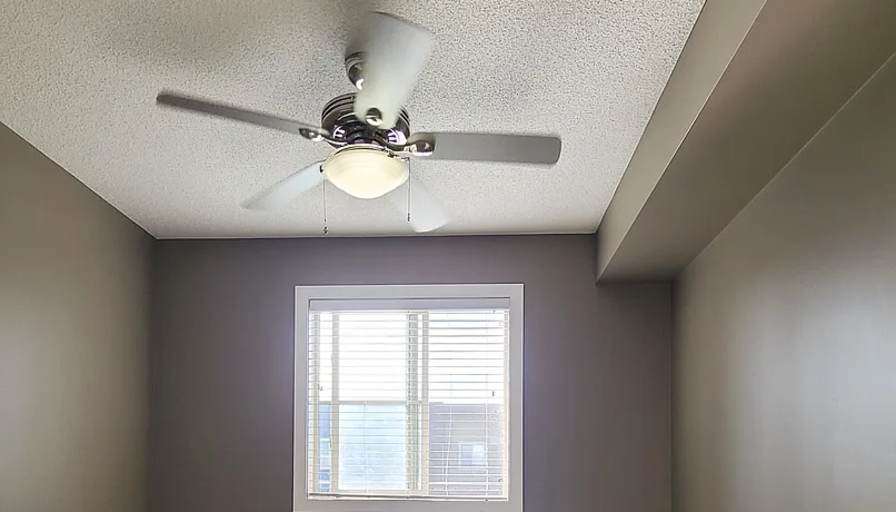 Quynh Huong Le's room