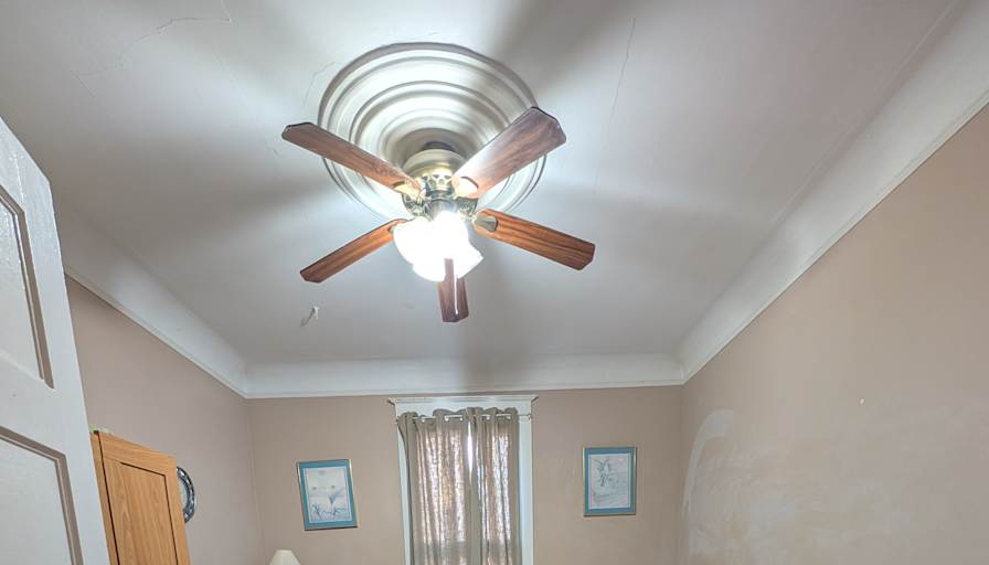 Photo of Yllor's room