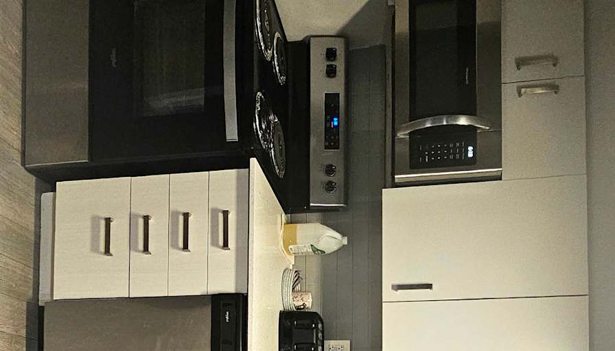 PABLO HERNANDEZ's room