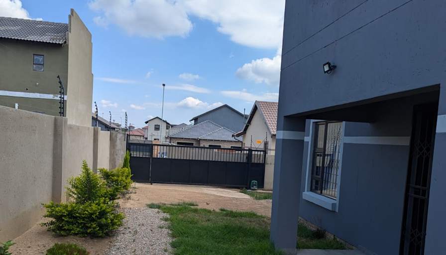 Photo of zihle D's room