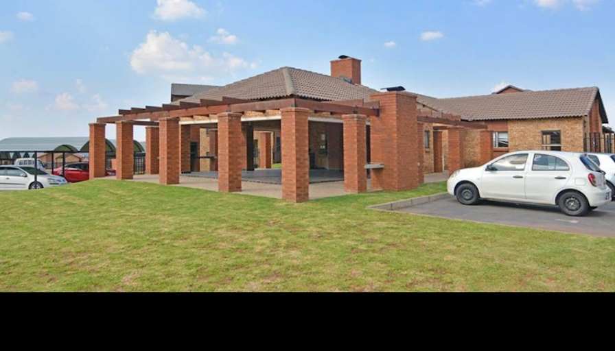 Private room to rent in share house Kempton Park,... Roomies.co.za