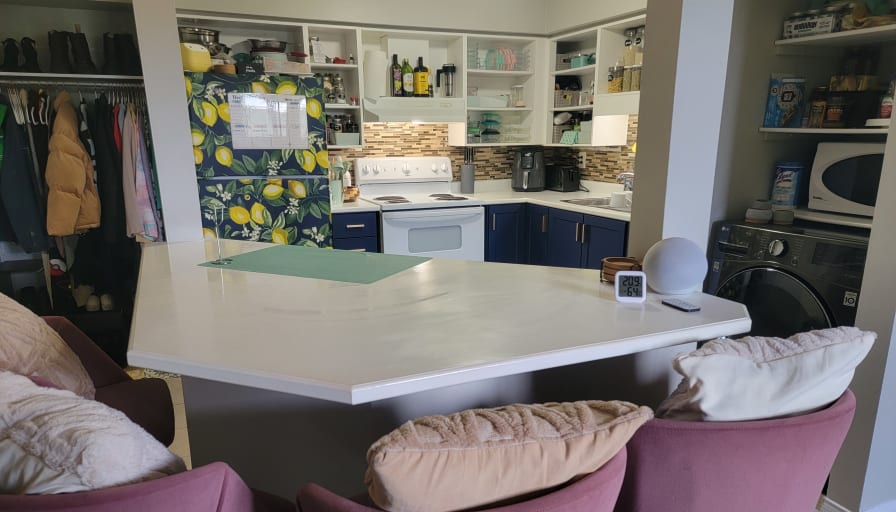 Photo of Veronica (she/they)'s room