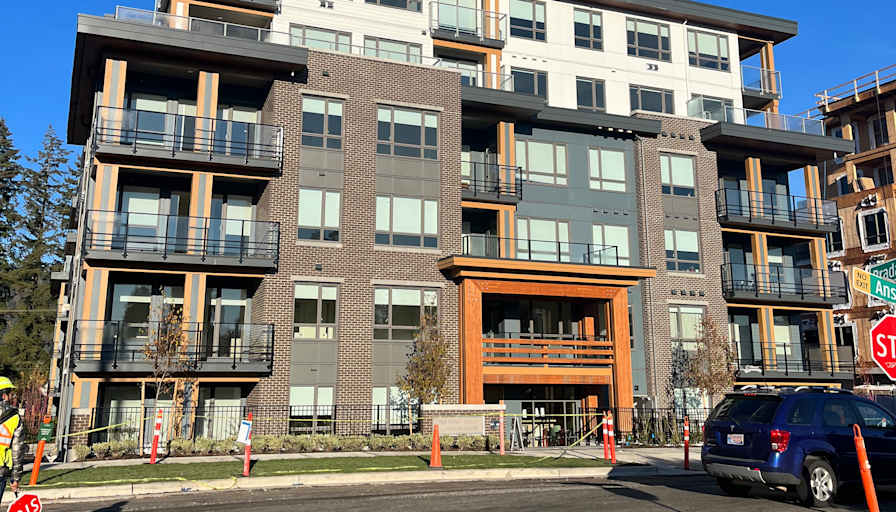 Itzel De La Garza's room