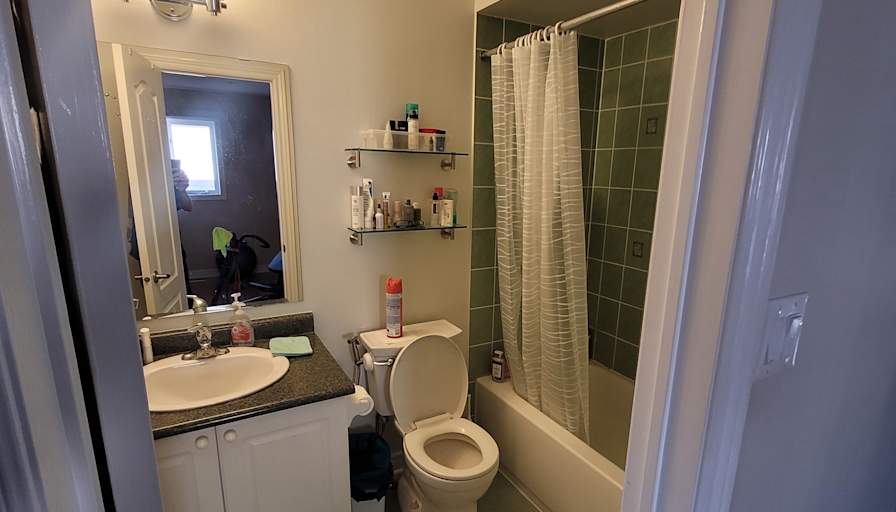 John Frantzis's room