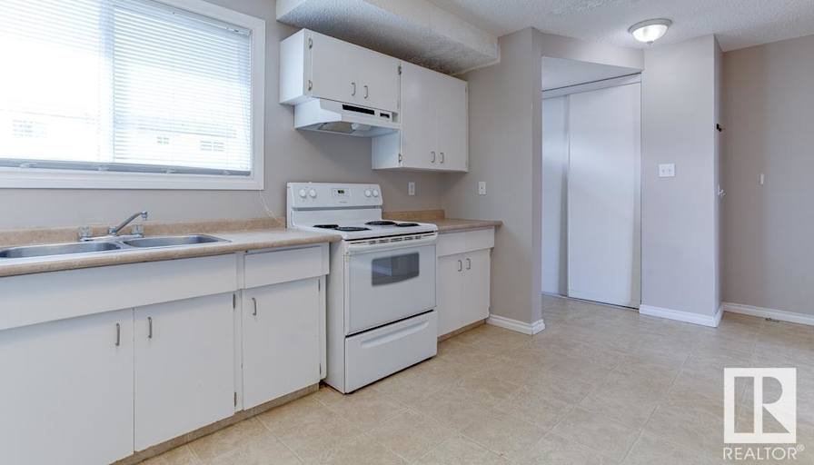 Antonios Roussos's room