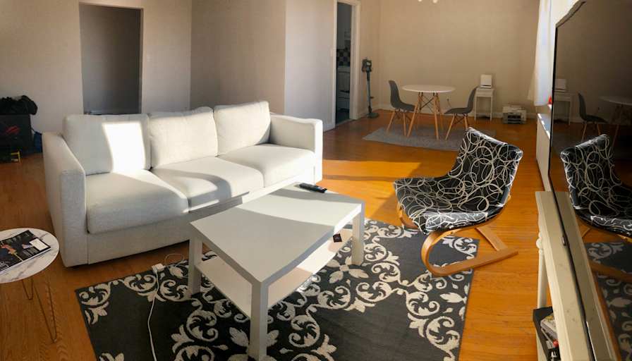 Private room to rent in share house Cuffley Crescent... Roomies.ca