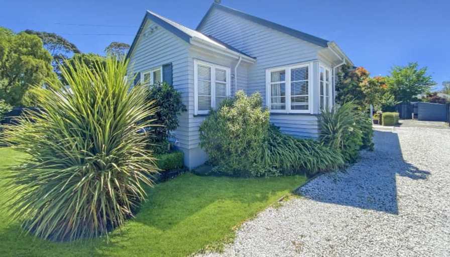 Private room to rent in share house Westholme Str... Roomies.co.nz