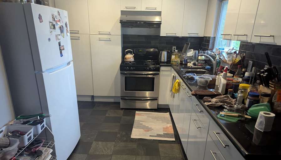 Photo of Raphael Jazin's room