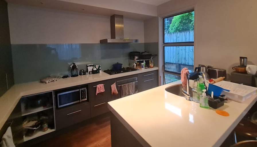 Private room to rent in share house Mount Roskill... Roomies.co.nz