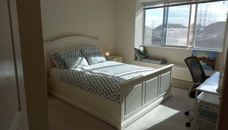 Cléo and Carl's room