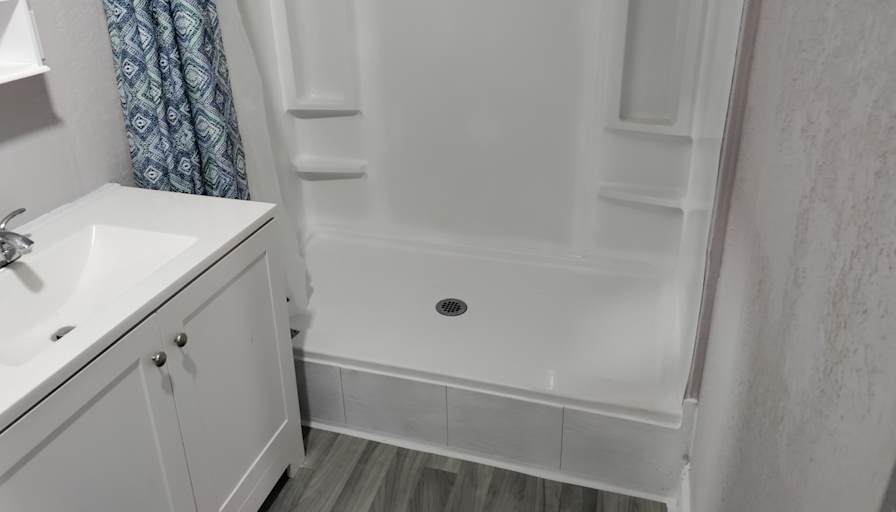 Private room to rent in share house North Highlands...