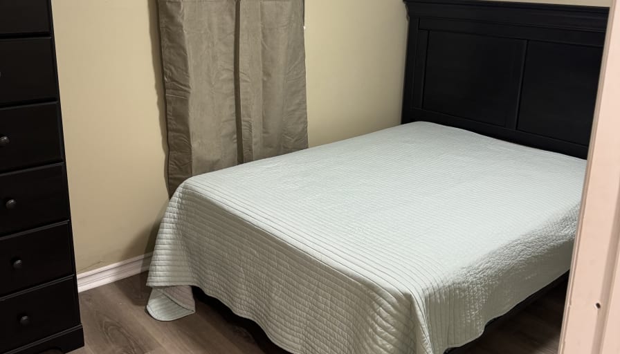 Kelesha Mcknight's room