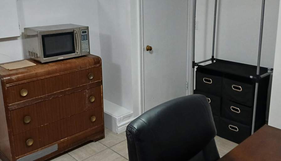 Photo of Andrew Hwang's room