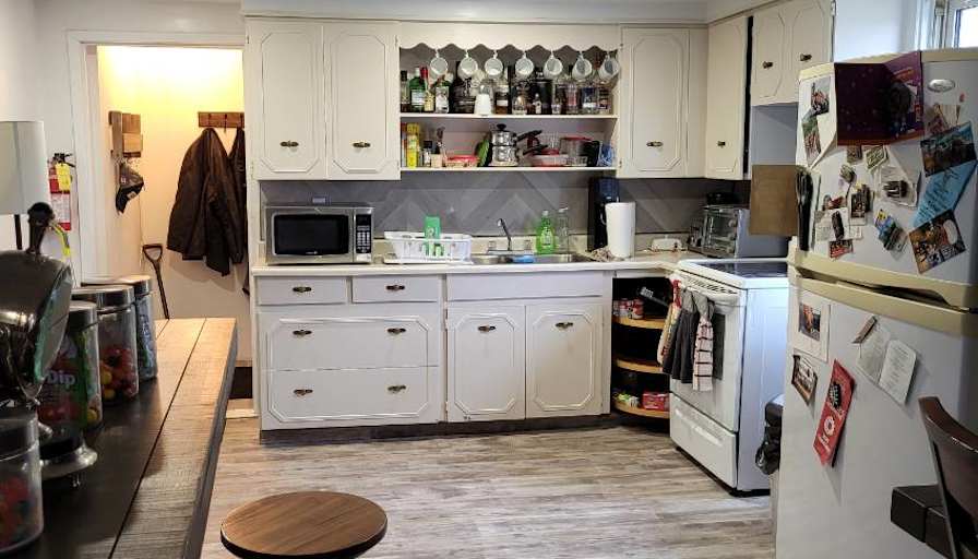 quinn hollohan's room