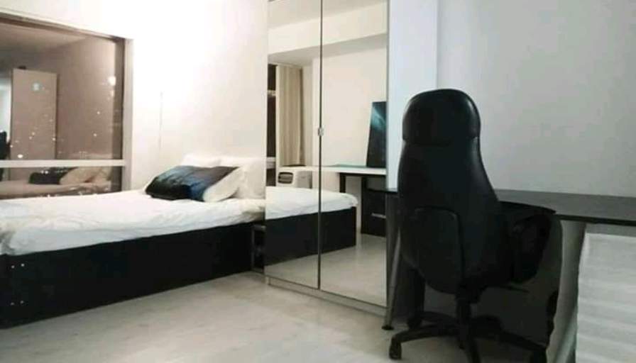 ClubBayStreet's room