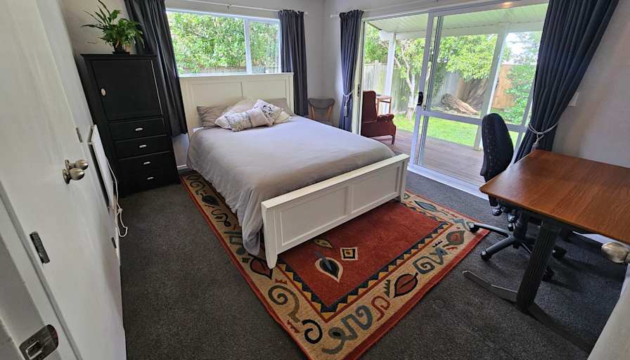 Private room to rent in share house Johnston Stre... Roomies.co.nz