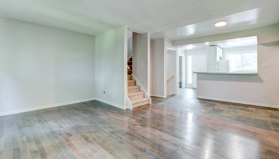 Photo of Peter Piniotes's room