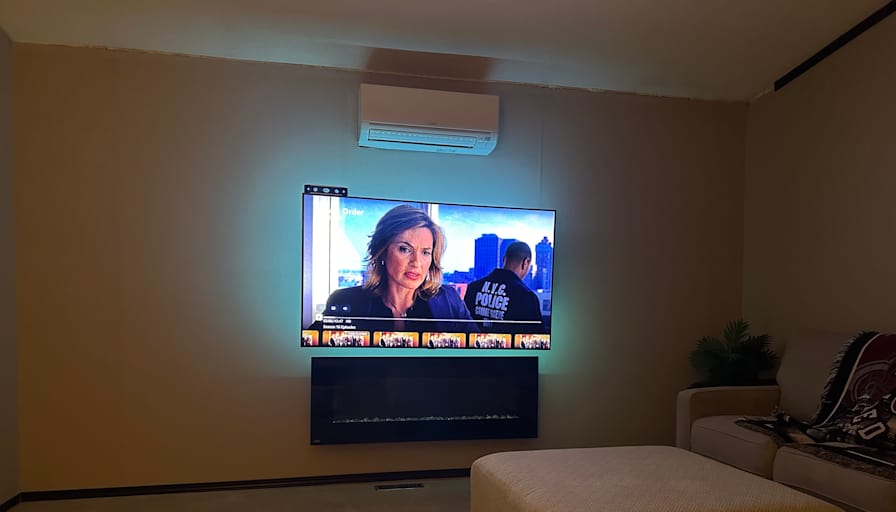 Gordon Dumaresq's room