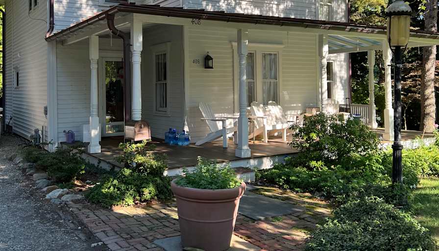 Private room to rent in share house Conover Avenue,...