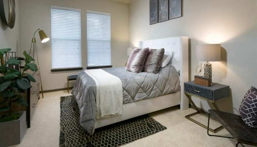 Private room to rent in share house West Cannon Str...