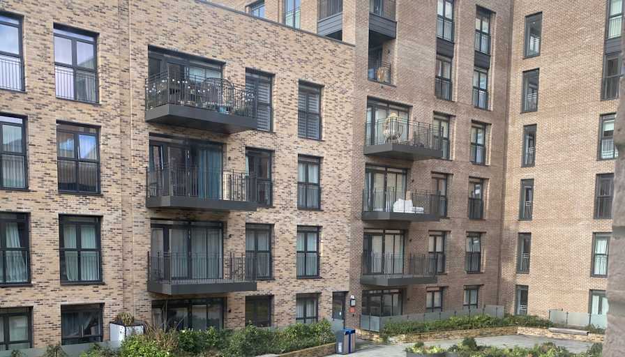 Private room to rent in share house London, Engla... Roomies.co.uk