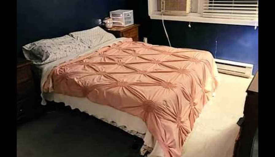 Private room to rent in share house Lexington Court Roomies com