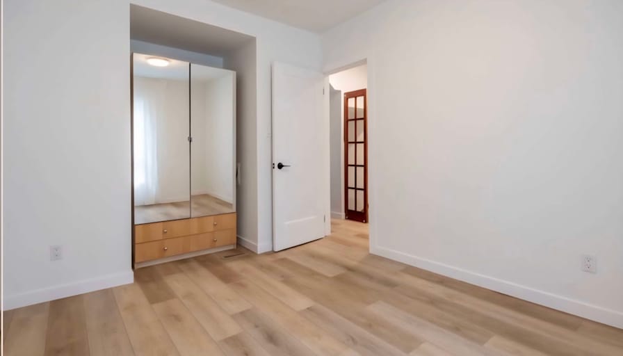 Ayushi Pandit's room